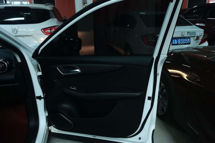Used MG HS 2019 20T Automatic Two-Wheel Drive Luxury Edition China VI Standard Right Front Door Interior