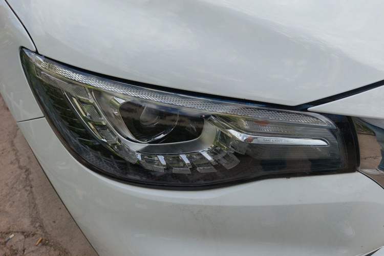 Used MG HS 2019 20T Automatic Two-Wheel Drive Luxury Edition China VI Standard Right Front Headlight