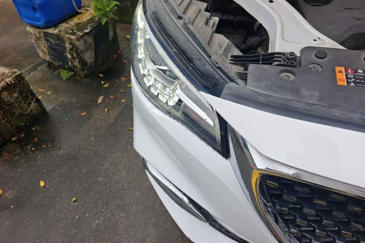 Used MG HS 2019 20T Automatic Two-Wheel Drive Luxury Edition China VI Standard Right Front Headlight