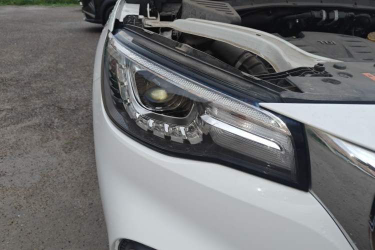 Used MG HS 2019 20T Automatic Two-Wheel Drive Luxury Edition China VI Standard Right Front Headlight