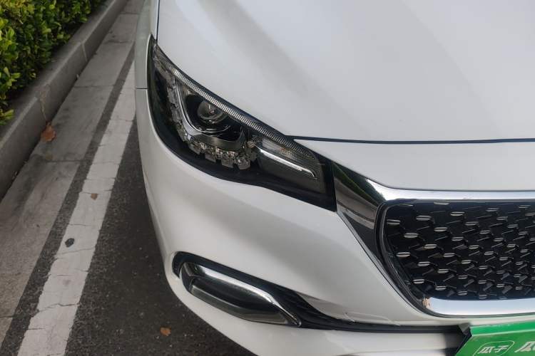 Used MG HS 2019 20T Automatic Two-Wheel Drive Luxury Edition China VI Standard Right Front Headlight