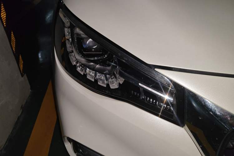 Used MG HS 2019 30T Automatic 2WD Trophy Supreme Edition China VI Standard Right Front Headlight