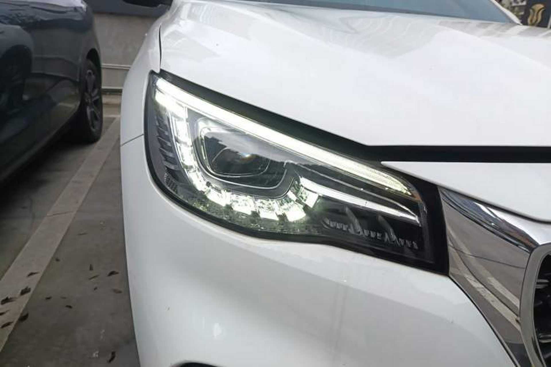 Used MG HS 2019 20T Automatic Two-Wheel Drive Trophy Super Sport Version China VI Standard Right Front Headlight