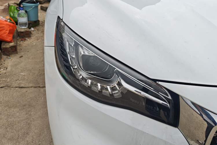 Used MG HS 2019 20T Automatic Two-Wheel Drive Trophy Super Sport Version China VI Standard Right Front Headlight