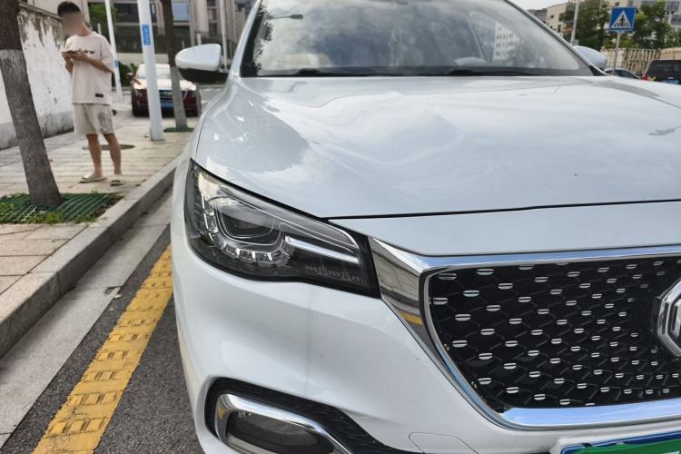 Used MG HS 2019 20T Automatic Two-Wheel Drive Trophy Super Sport Version China VI Standard Right Front Headlight