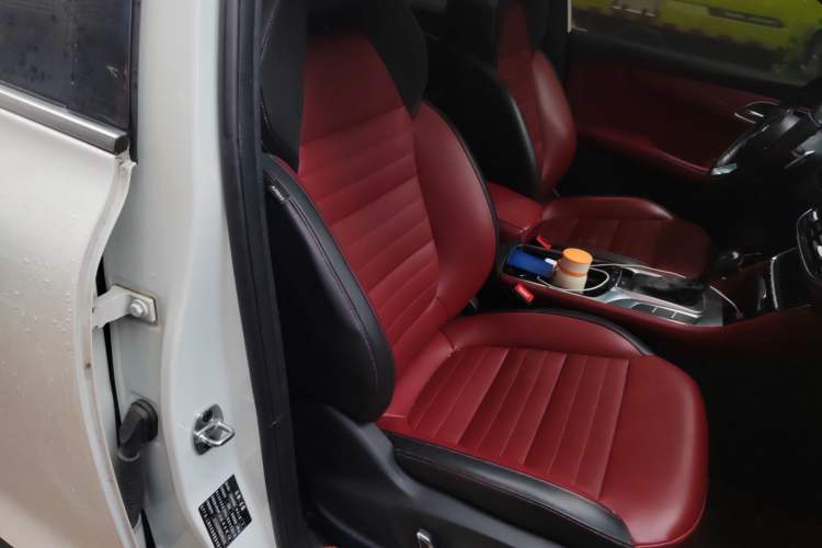 Used MG HS 2019 20T Automatic Two-Wheel Drive Trophy Super Sport Version China VI Standard Right Front Seat