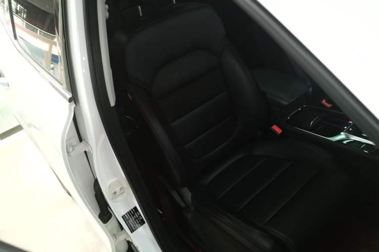 Used MG HS 2019 20T Automatic Two-Wheel Drive Luxury Edition China VI Standard Right Front Seat