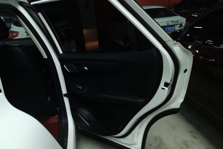 Used MG HS 2019 20T Automatic Two-Wheel Drive Luxury Edition China VI Standard Right Rear Door Interior