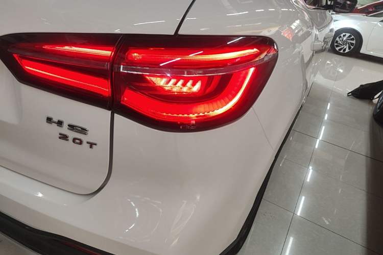 Used MG HS 2019 20T Automatic Two-Wheel Drive Luxury Edition China VI Standard Right Rear Taillight