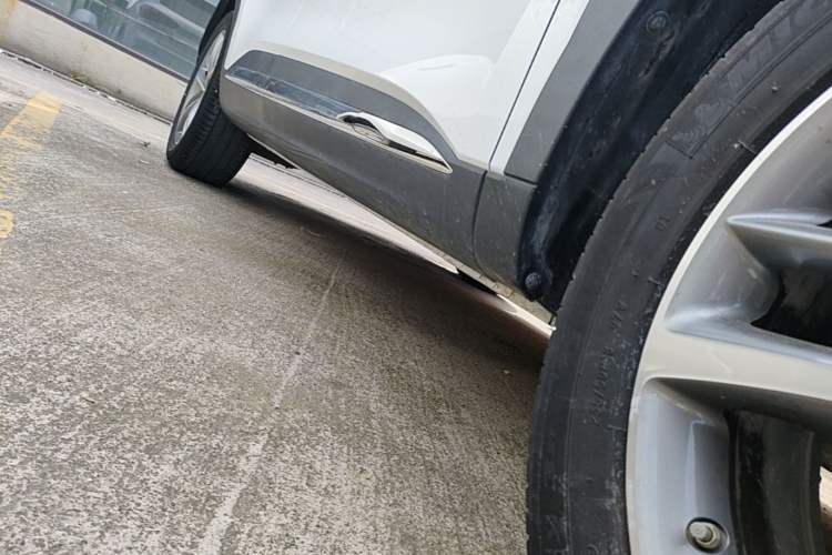 Used MG HS 2019 20T Automatic Two-Wheel Drive Trophy Super Sport Version China VI Standard Right Side Sill