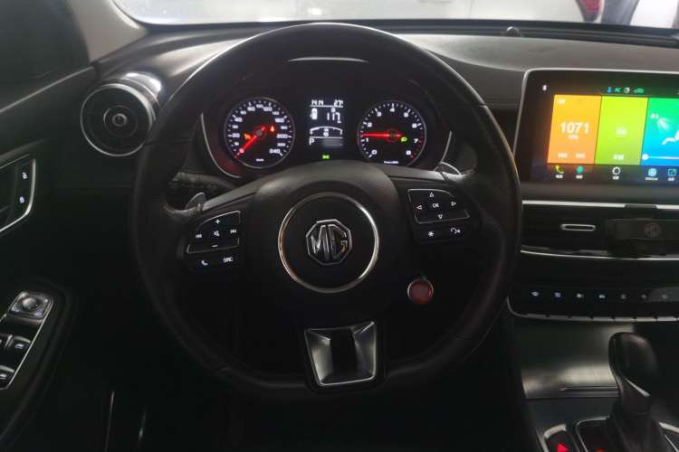 Used MG HS 2019 20T Automatic Two-Wheel Drive Luxury Edition China VI Standard Steering Wheel