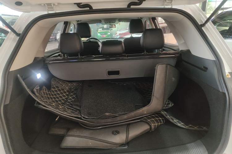 Used MG HS 2019 20T Automatic Two-Wheel Drive Luxury Edition China VI Standard Trunk