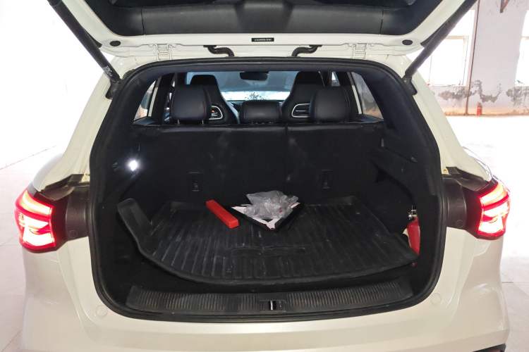 Used MG HS 2019 30T Automatic 2WD Trophy Enhanced Version China VI Standard Trunk