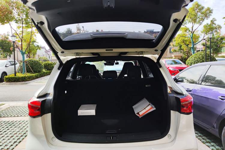 Used MG HS 2019 30T Automatic 2WD Trophy Supreme Edition China VI Standard Trunk