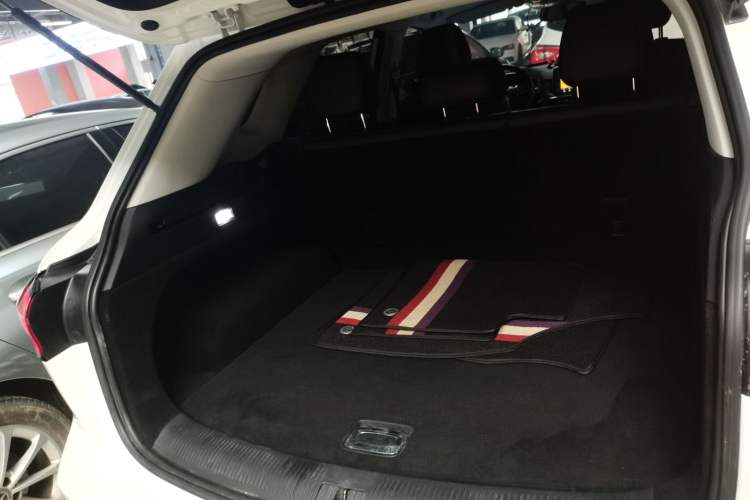 Used MG HS 2019 20T Automatic Two-Wheel Drive Luxury Edition China VI Standard Trunk