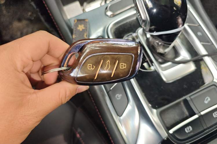 Used MG HS 2019 30T Automatic 2WD Trophy Supreme Edition China VI Standard Vehicle Key