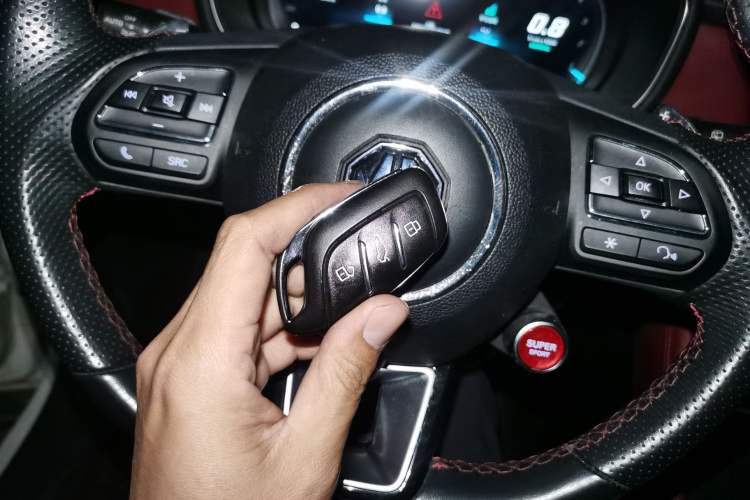 Used MG HS 2019 30T Automatic 2WD Trophy Supreme Edition China VI Standard Vehicle Key