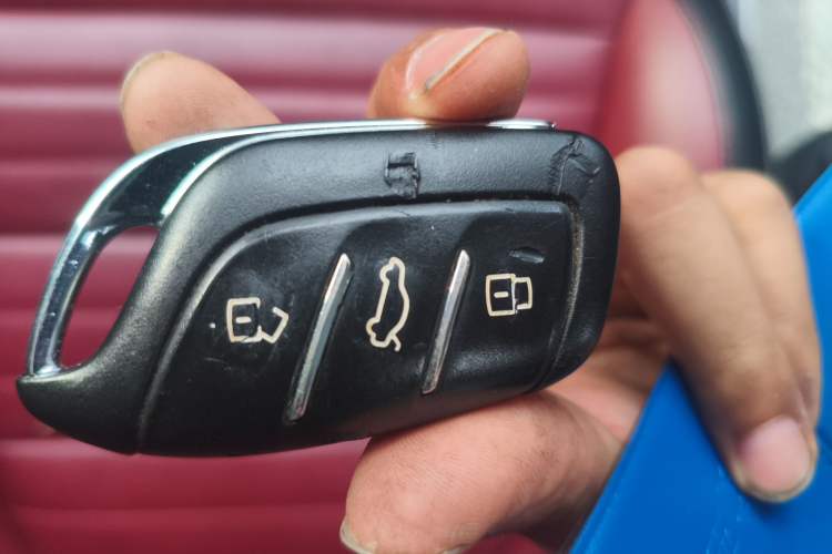 Used MG HS 2019 20T Automatic Two-Wheel Drive Trophy Super Sport Version China VI Standard Vehicle Key