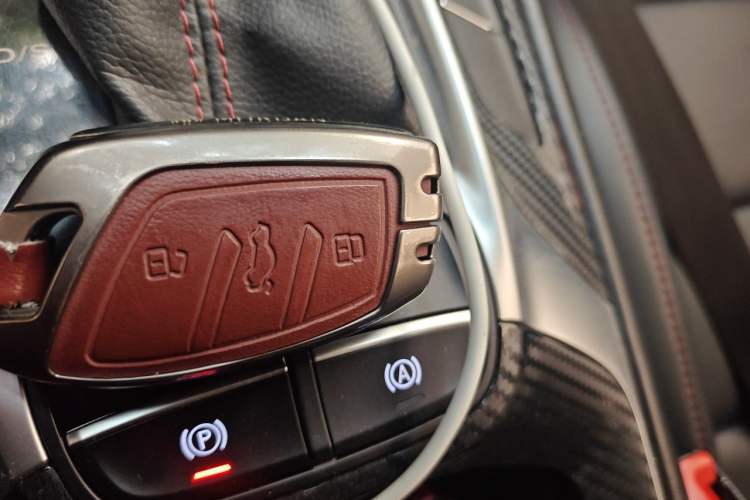 Used MG HS 2019 20T Automatic Two-Wheel Drive Luxury Edition China VI Standard Vehicle Key