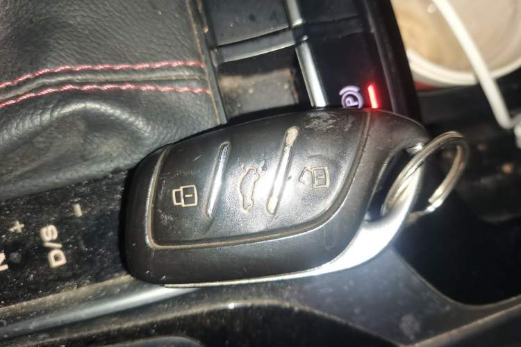 Used MG HS 2019 20T Automatic Two-Wheel Drive Luxury Edition China VI Standard Vehicle Key