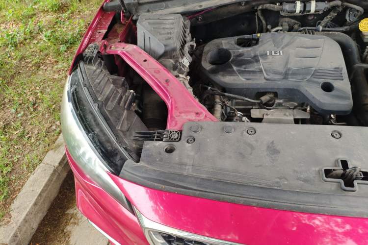 Used MG HS 2020 20T Automatic Two-Wheel Drive Ultra-Luxury Version China VI Standard Engine Bay Right