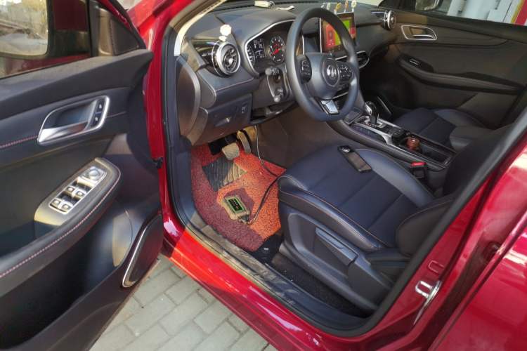 Used MG HS 2020 20T Automatic Two-Wheel Drive Ultra-Luxury Version China VI Standard Interior 3