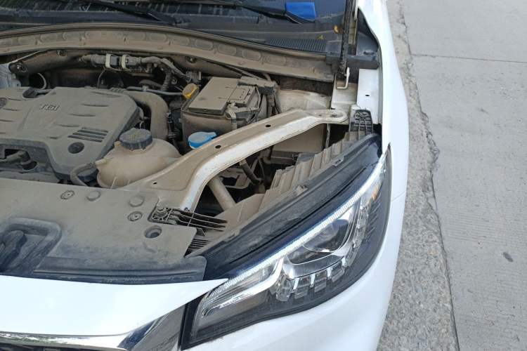 Used MG HS 2020 20T Automatic Two-Wheel Drive Ultra-Luxury Version China VI Standard Engine Bay Left