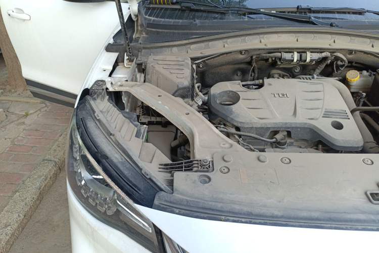 Used MG HS 2020 20T Automatic Two-Wheel Drive Ultra-Luxury Version China VI Standard Engine Bay Right