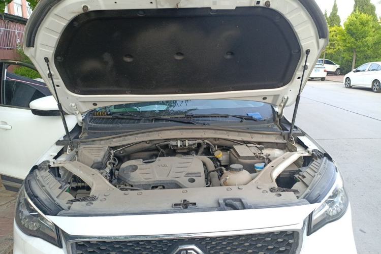 Used MG HS 2020 20T Automatic Two-Wheel Drive Ultra-Luxury Version China VI Standard Engine Bay