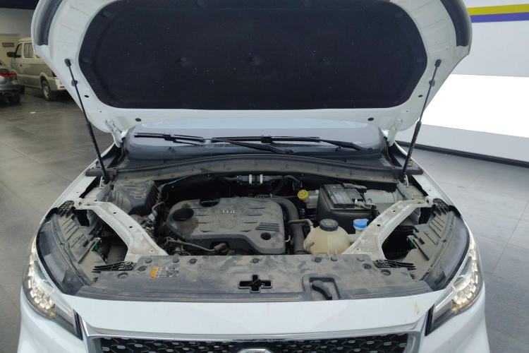 Used MG HS 2020 20T Automatic Two-Wheel Drive Ultra-Luxury Version China VI Standard Engine Bay