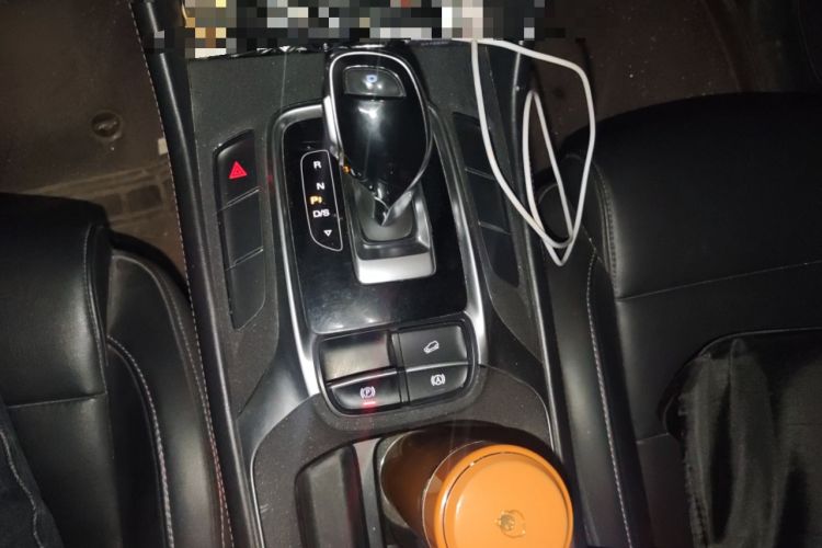 Used MG HS 2020 20T Automatic Two-Wheel Drive Ultra-Luxury Version China VI Standard Gear Lever