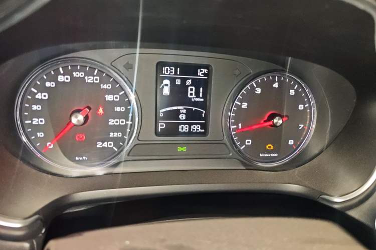 Used MG HS 2020 20T Automatic Two-Wheel Drive Ultra-Luxury Version China VI Standard Instrument Cluster