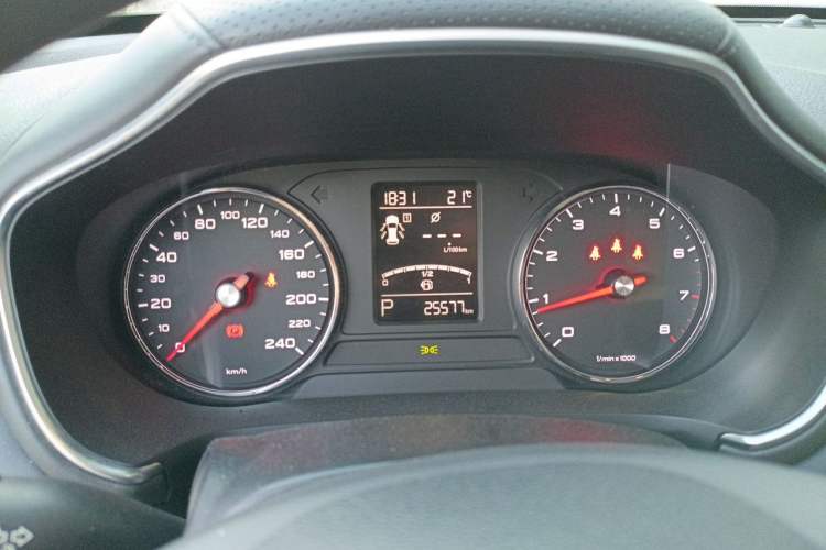 Used MG HS 2020 20T Automatic Two-Wheel Drive Ultra-Luxury Version China VI Standard Instrument Cluster