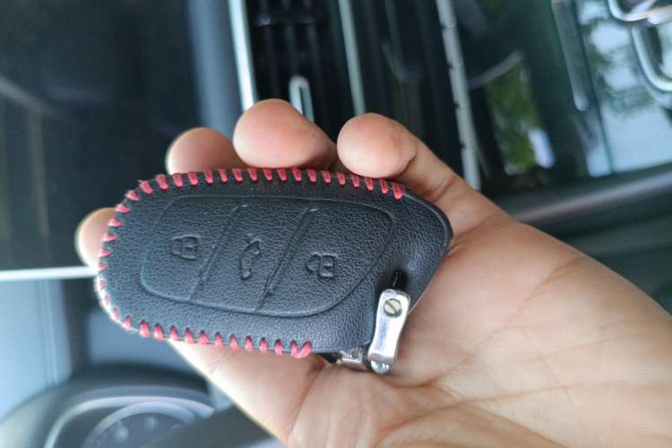 Used MG HS 2020 20T Automatic Two-Wheel Drive Ultra-Luxury Version China VI Standard Vehicle Key