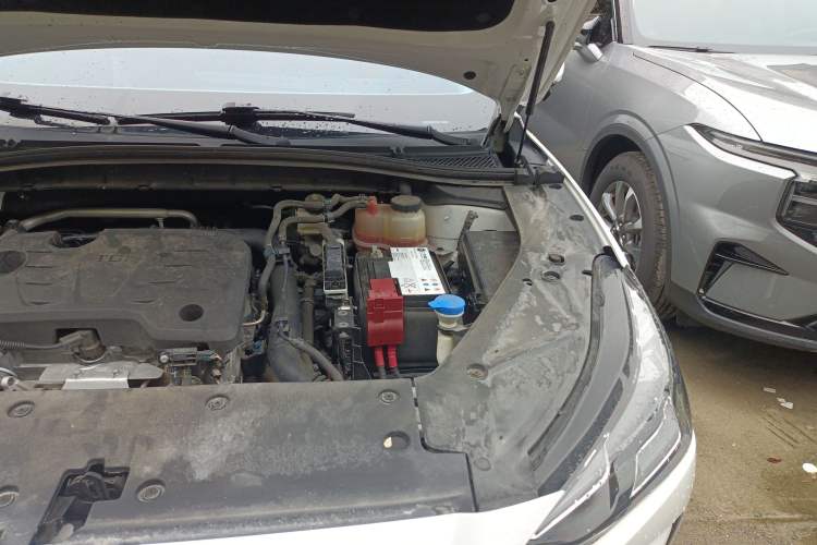 Used MG ONE 2023 1.5T Entry Version Engine Bay Left