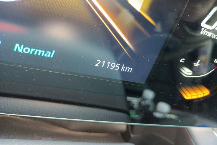 Used MG ONE 2023 1.5T Entry Version Odometer Close Up