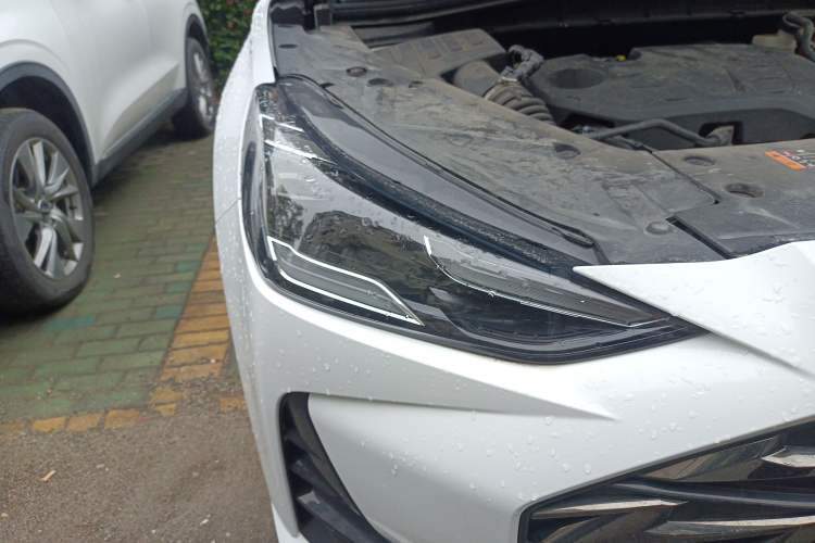 Used MG ONE 2023 1.5T Entry Version Right Front Headlight