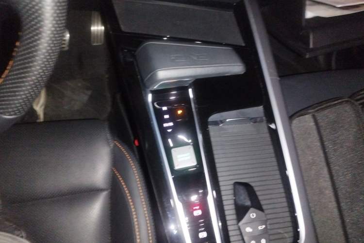 Used MG ONE 2022 α-Smart Sports Series 1.5T Advanced Edition Gear Lever