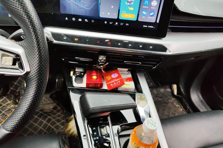 Used MG ONE 2022 α-Smart Sports Series 1.5T Standard Edition Audio And AC Panel