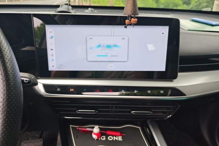 Used MG ONE 2022 β-Comfortable Living Series 1.5T Fully Satisfying Version 1078 Audio And AC Panel