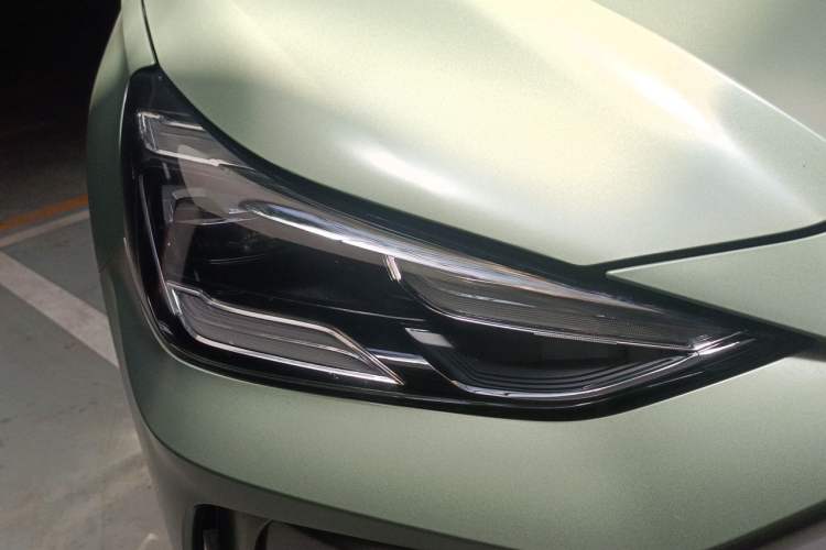 Used MG ONE 2022 β-Enjoy-Life Series 1.5T Fully Satisfying Model 1228 Right Front Headlight