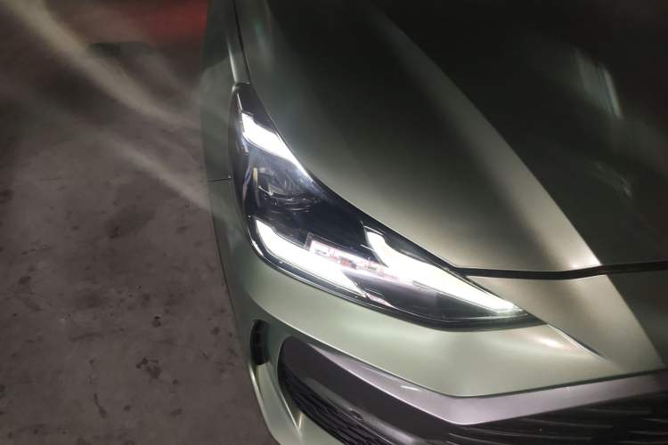 Used MG ONE 2022 β-Enjoy-Life Series 1.5T Fully Satisfying Model 1228 Right Front Headlight