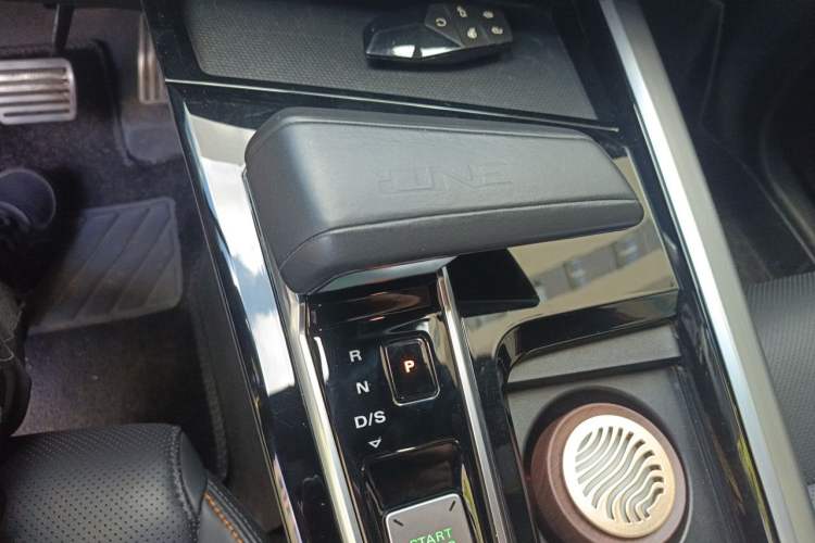 Used MG ONE 2022 α-Smart Sports Series 1.5T Advanced Edition Gear Lever