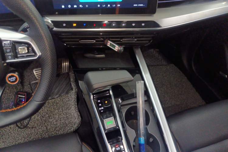 Used MG ONE 2022 α-Smart Sports Series 1.5T Advanced Edition Gear Lever