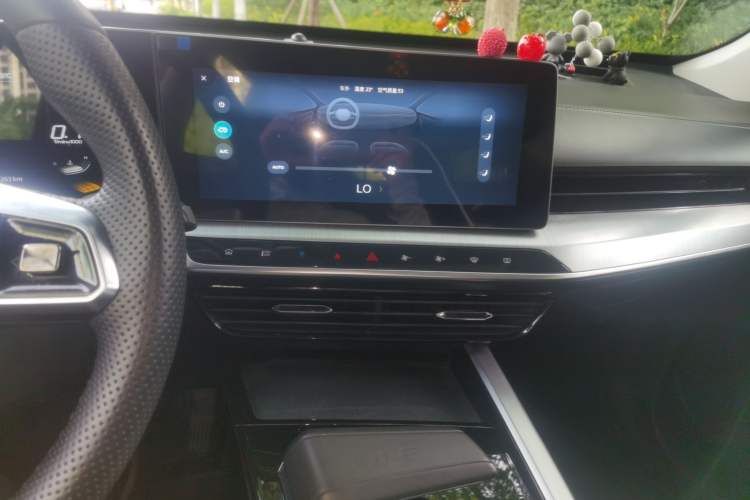 Used MG ONE 2022 α-Smart Sports Series 1.5T Entry-Level Model Audio And AC Panel