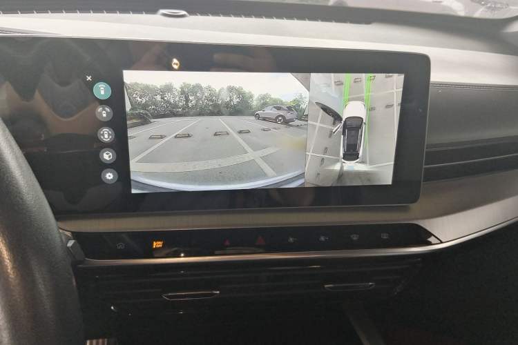 Used MG ONE 2022 α-Smart Sports Series 1.5T Standard Edition Audio And AC Panel