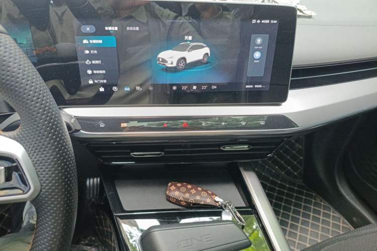 Used MG ONE 2022 α-Smart Sports Series 1.5T Standard Edition Audio And AC Panel