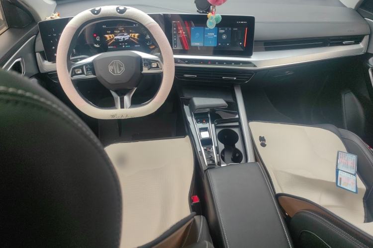 Used MG ONE 2022 β-Comfortable Living Series 1.5T Fully Satisfying Version 1078 Center Console