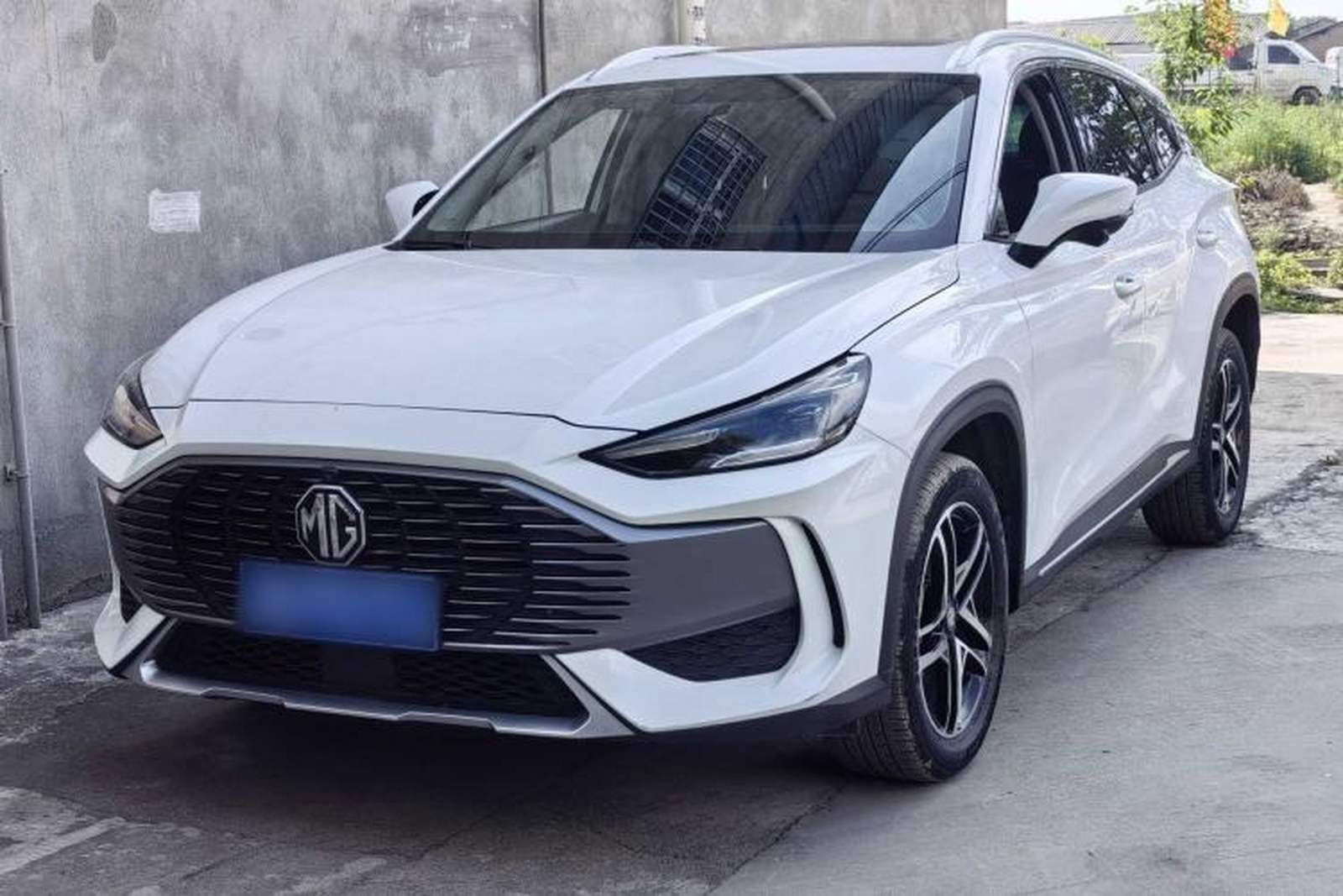 Фото MG с площадки
