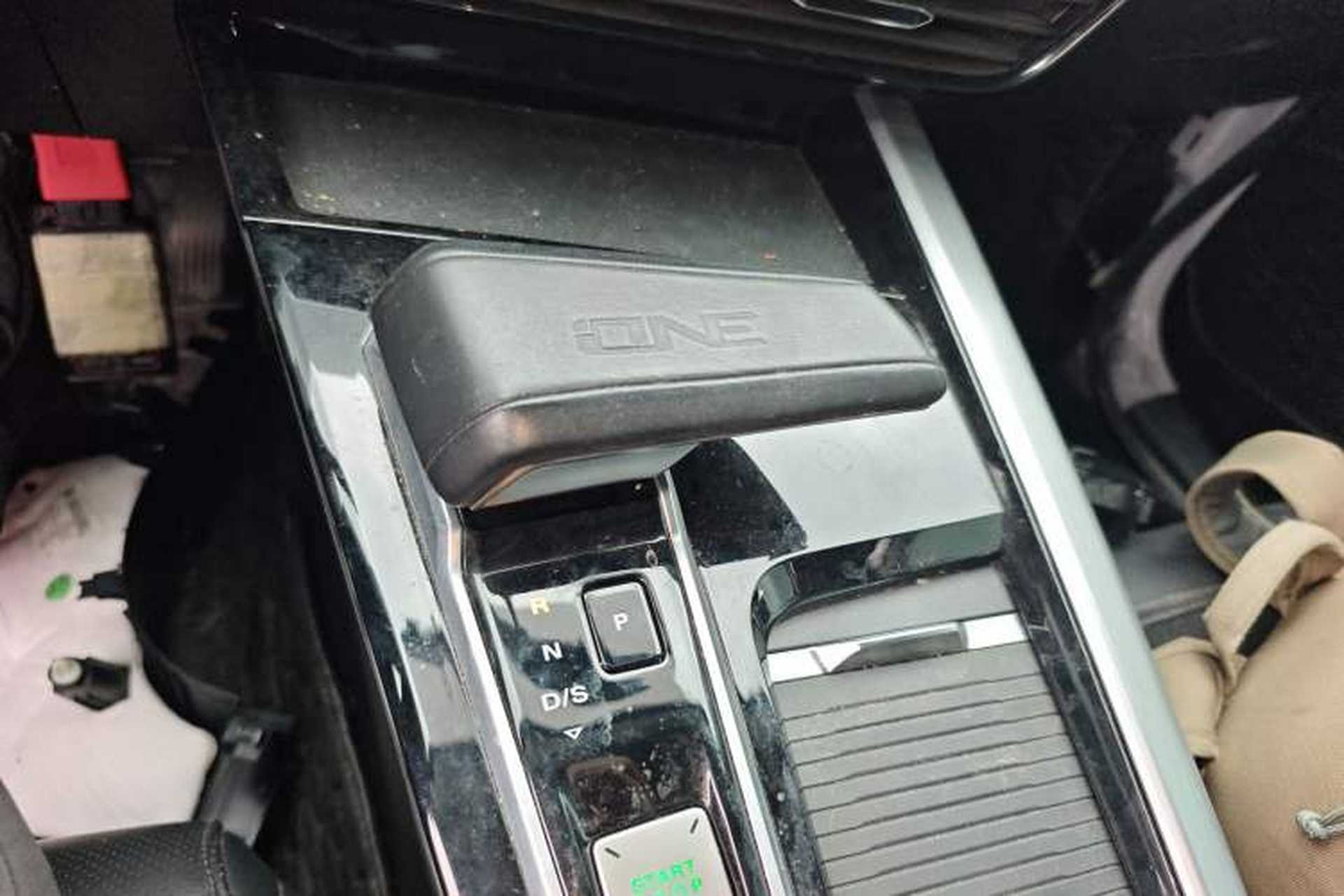 Used MG ONE 2022 β-Comfortable Living Series 1.5T Fully Satisfying Version 1078 Gear Lever